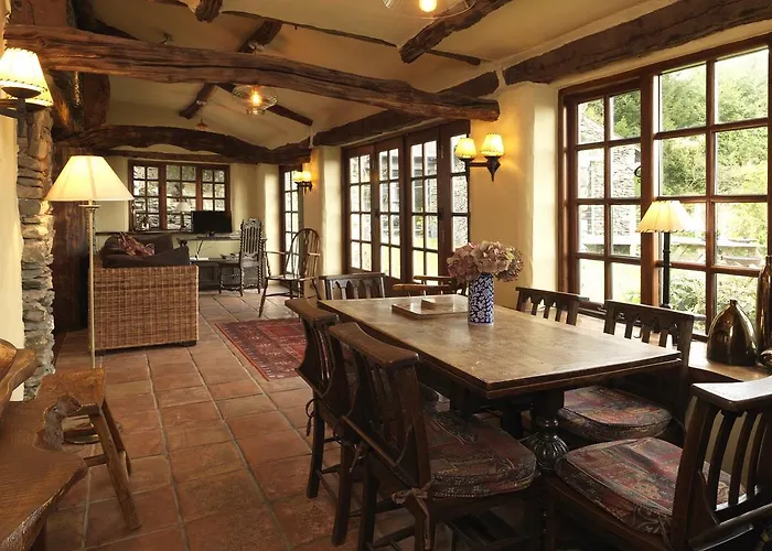 Summerhill * Windermere